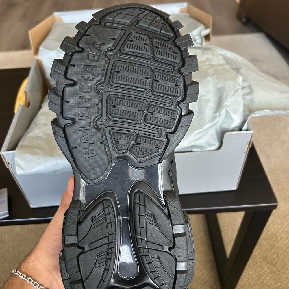 Balenciaga Packaging - Picture 8 of 9